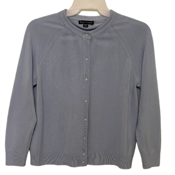 Designer Originals very pretty baby blue sweater with pearl buttons size L - Picture 1 of 8